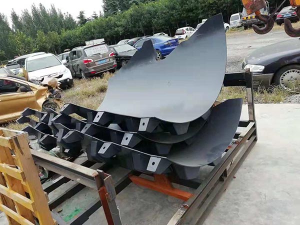 山推压路机震动轮凸块